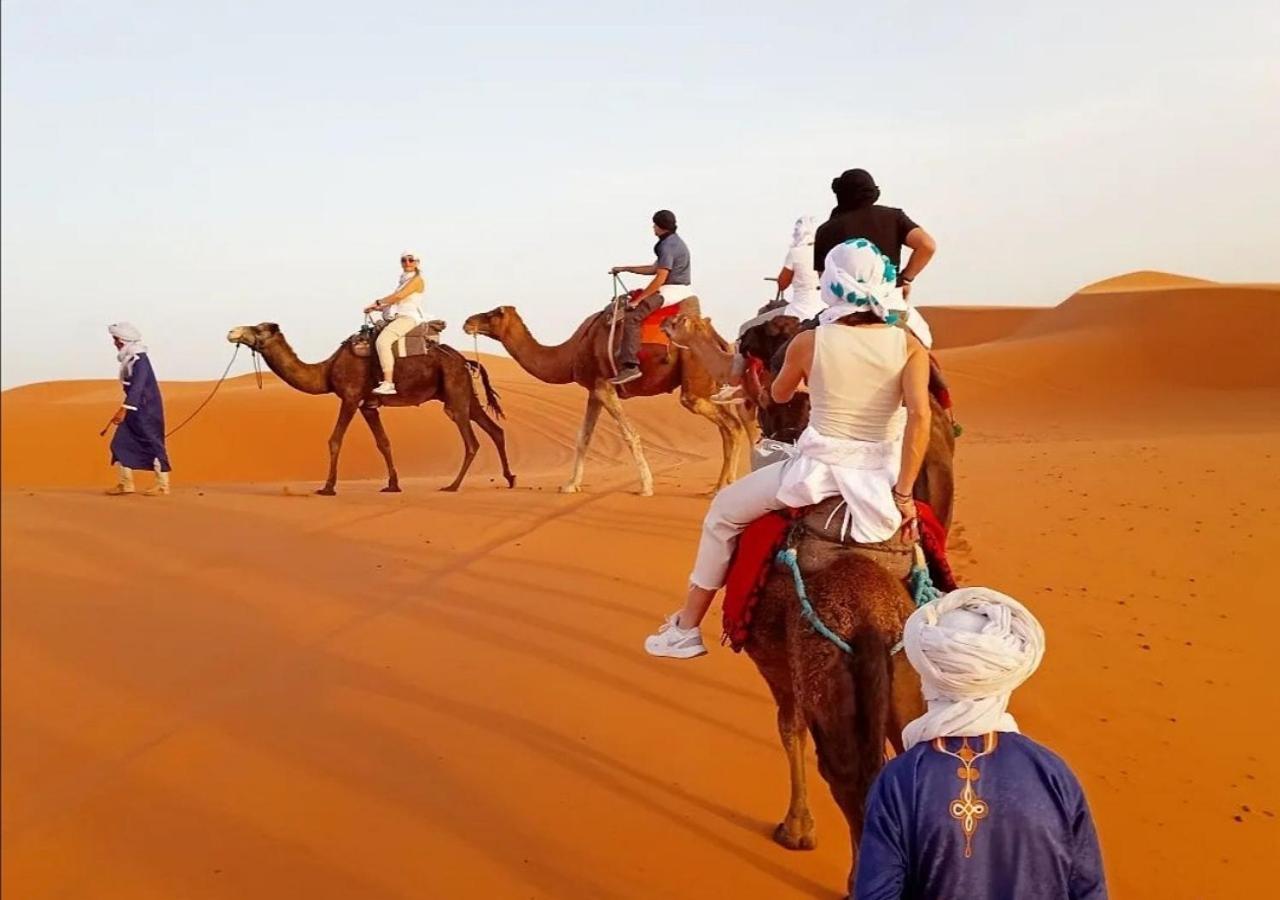 Amazing Luxury Camp Hotel Merzouga Bagian luar foto