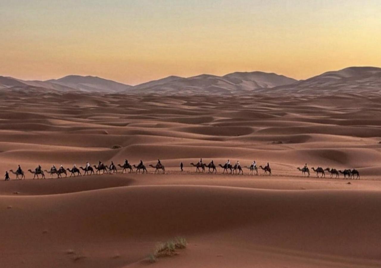 Amazing Luxury Camp Hotel Merzouga Bagian luar foto