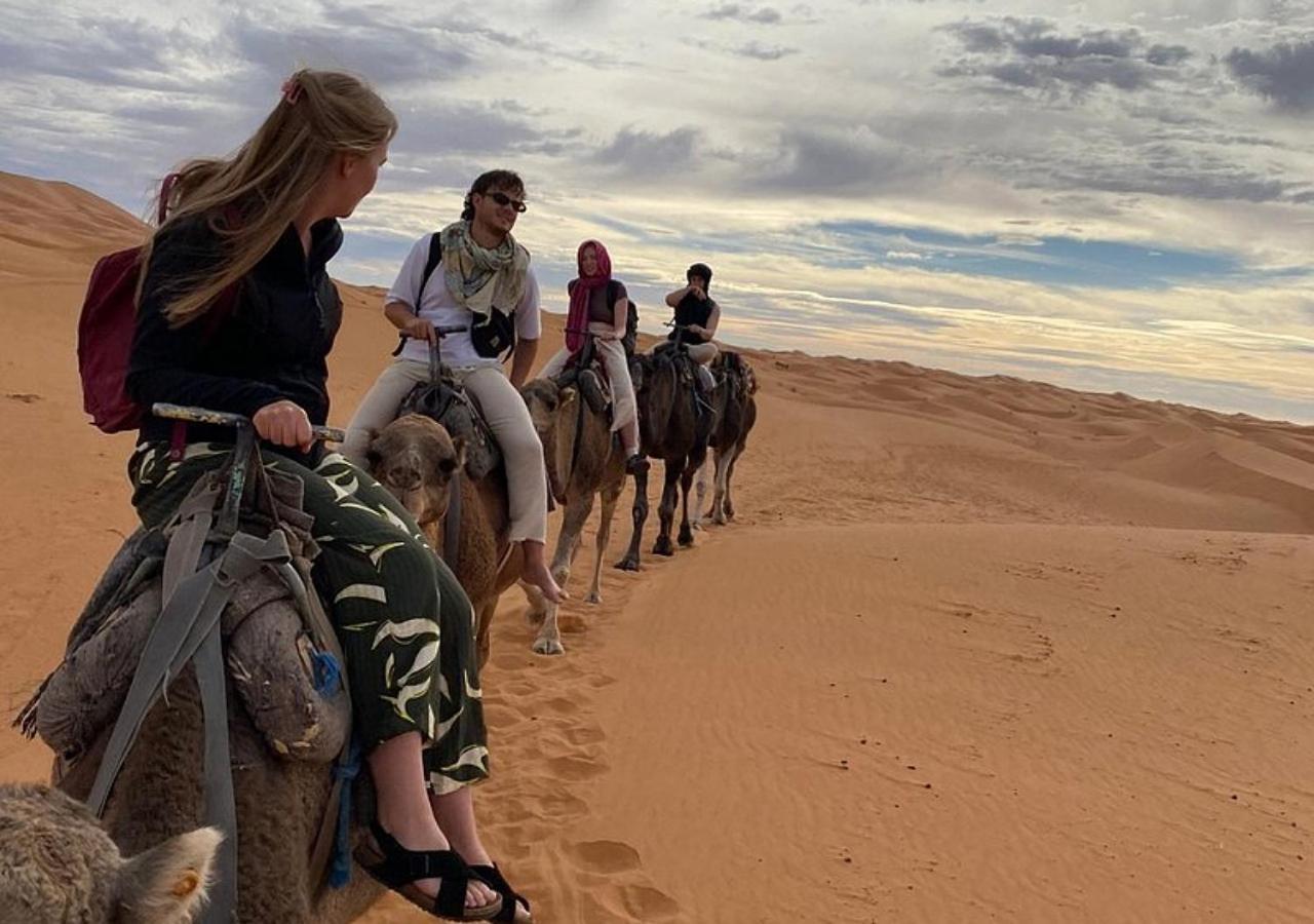Amazing Luxury Camp Hotel Merzouga Bagian luar foto