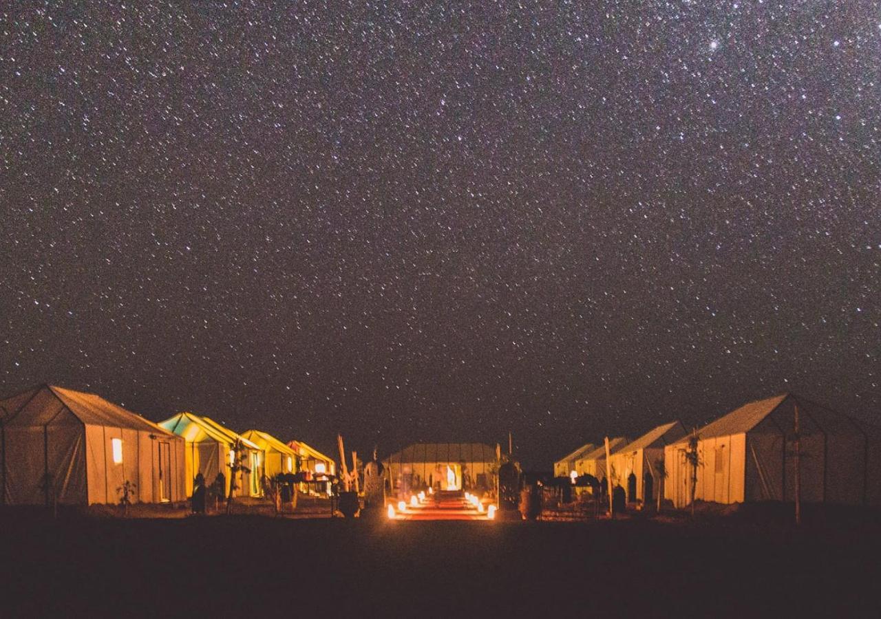 Amazing Luxury Camp Hotel Merzouga Bagian luar foto